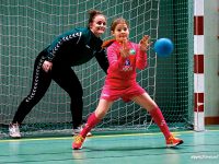 Emelie Simensen är huvudtränare för ­Härnösands HK:s Flickor födda 2011.