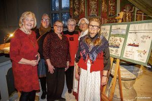 Kvinnorna bakom Häggdångerstapeten. Från vänster Barbro Westerholm, Laila Ahlberg, Synnöve Häggdin, Margareta Wicander, Ann-Catrine Henriksson och Anci Skoglund.