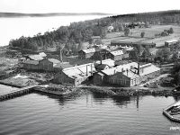 På Härnöverken har det byggts allt från tröskverk till truckar, ångmaskiner och elmotorer. Här är en bild på området från 1930-talet.
Foto ur Profilbild Leeks arkiv