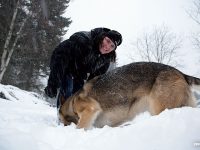 Schäfern Dolly med sin matte Annika Gerzén Olsson